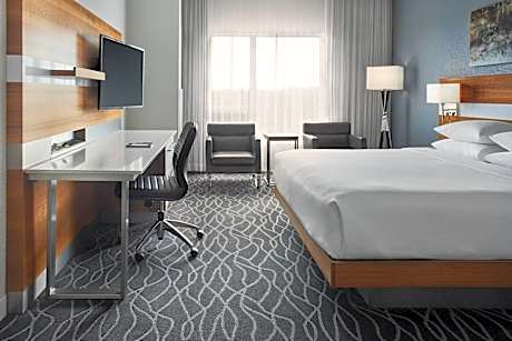 Presidential Suite, 1 King, High floor