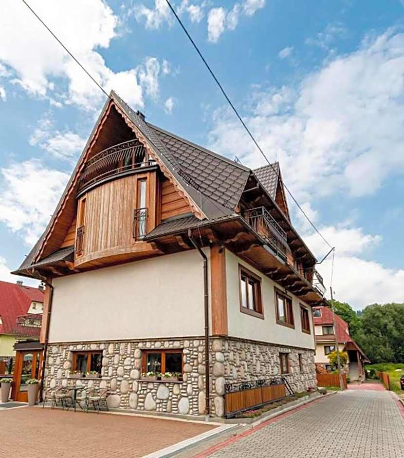 Willa Podhalanka Jacuzzi & sauna - drewniany dom dla 20 osób