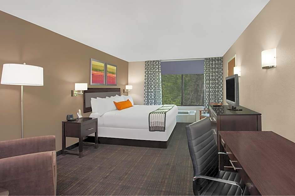 Photo 1 of 6 of 1 King Bed