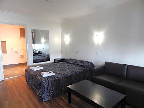 Blackwater Hotel Motel