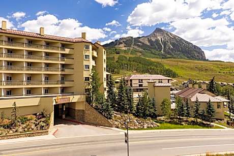 Elevation Hotel & Spa