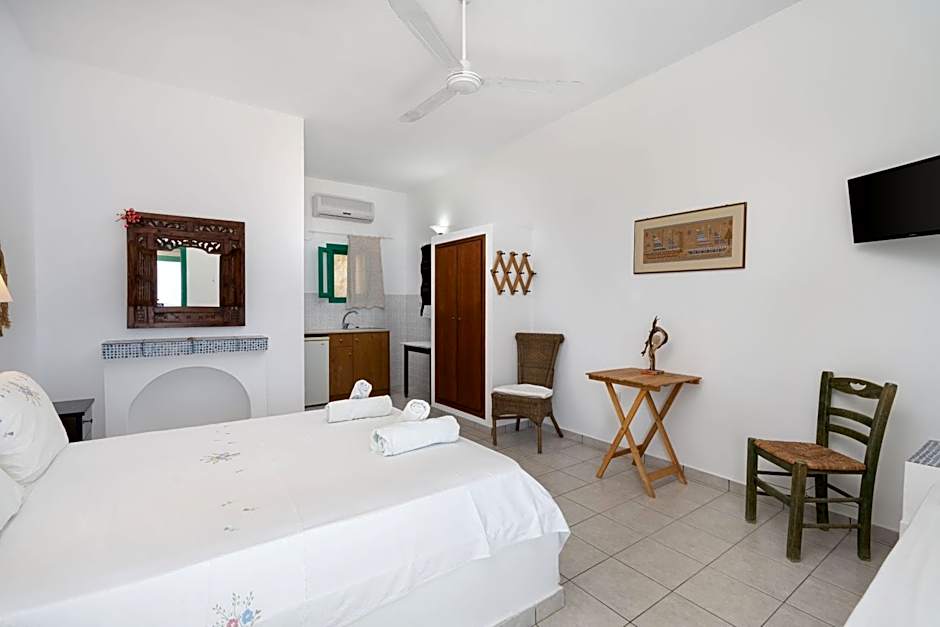 TA PLAGIA accommodation