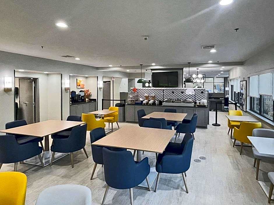 Comfort Suites Mobile-South Alabama University Area