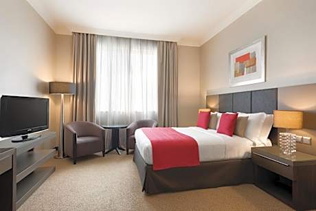 Queen Room - Disability Access - Smoking