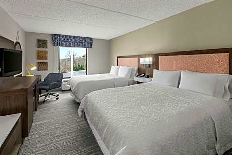 2 Queen Beds Nonsmoking