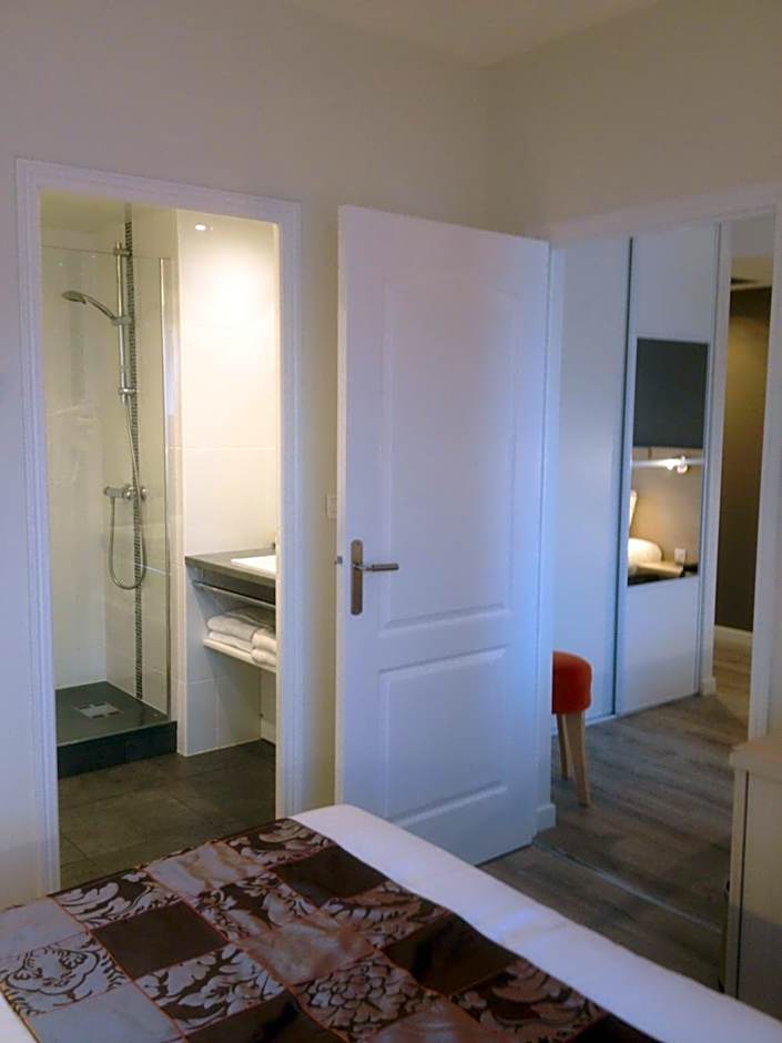 Photo 1 of 6 of Family Suite