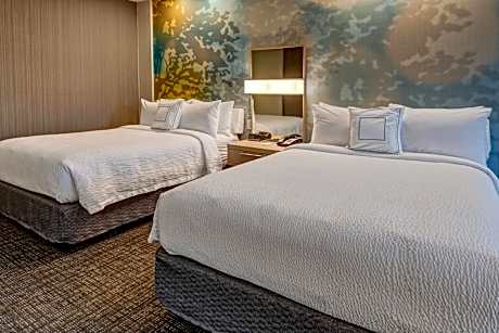 Deluxe Queen Room