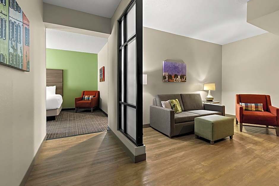 Comfort Suites Charleston West Ashley