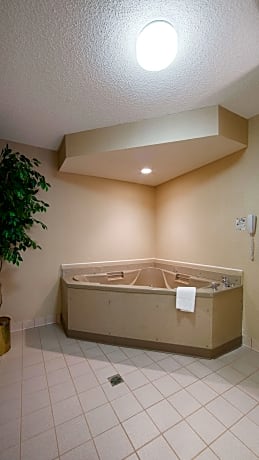 Suite-1 King Bed, Non-Smoking, Whirlpool, Kitchenette, Pillow Top Mattress, Sofabed, Full Breakfast