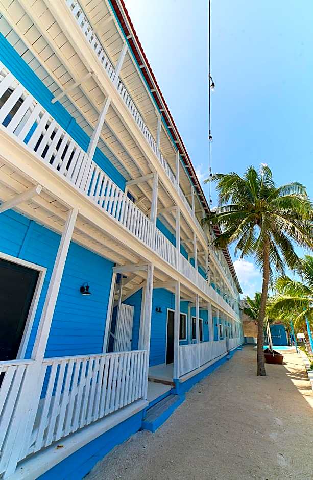 El Faro Beach Front by ÓOL Hotels