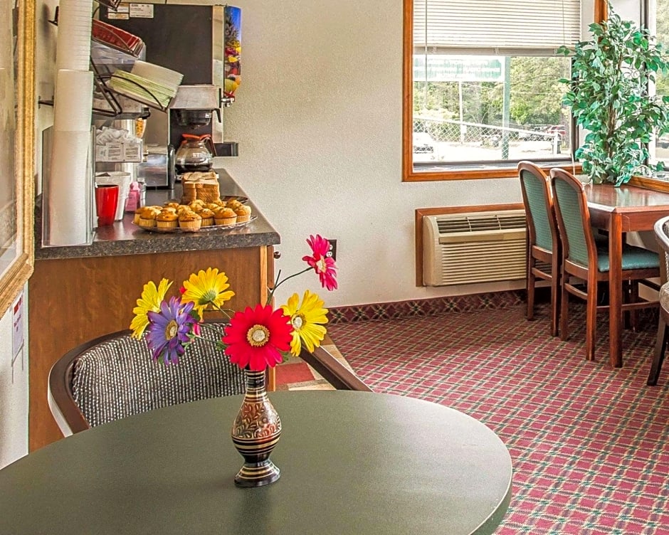 Econo Lodge Fort Jackson