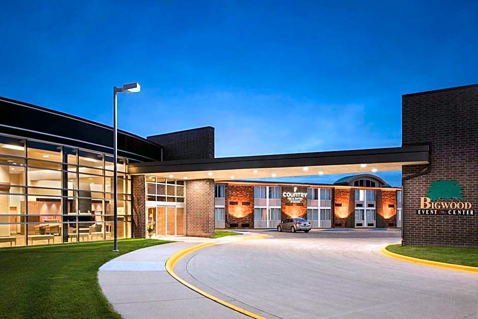 Country Inn & Suites by Radisson, Fergus Falls, MN