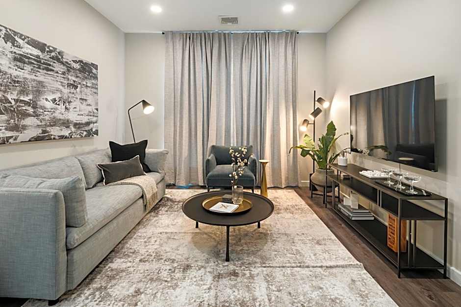 Luxury Furnished Apartments by Hyatus Downtown at Yale