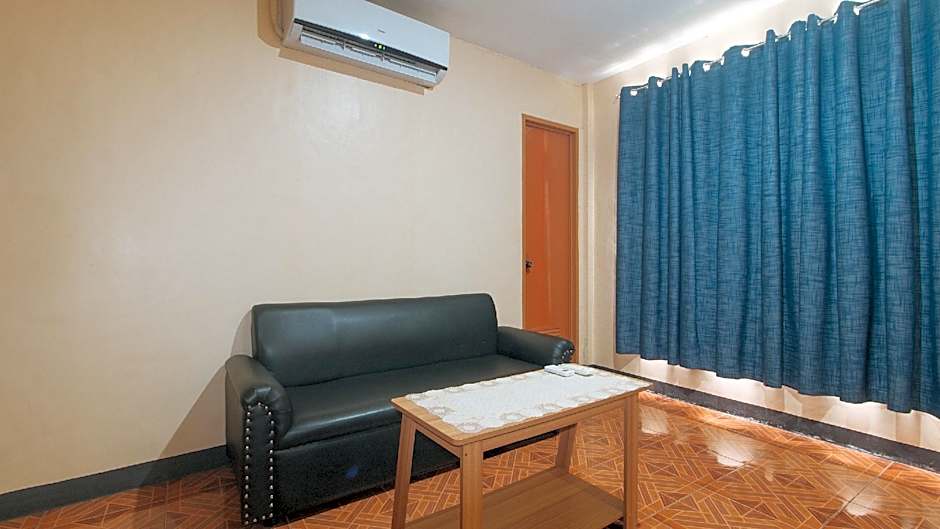 RedDoorz @ Casa Buena Dormitel Davao City