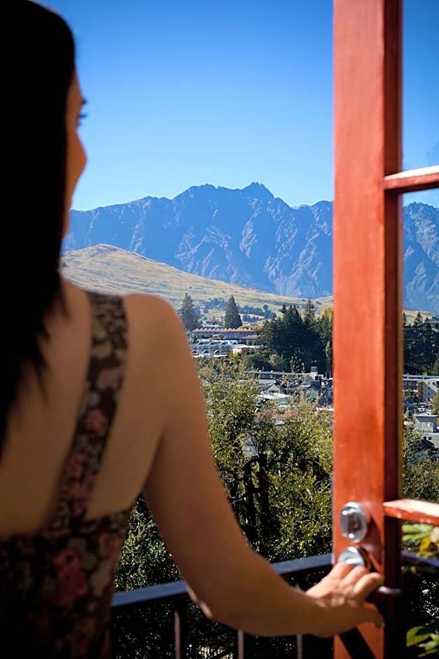 Browns Boutique Hotel