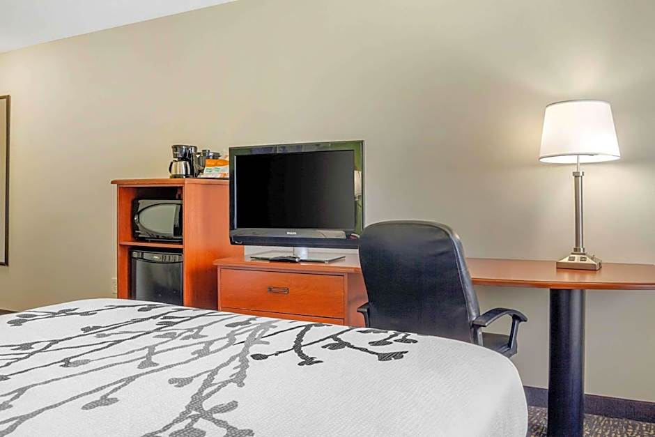 Sleep Inn & Suites Airport