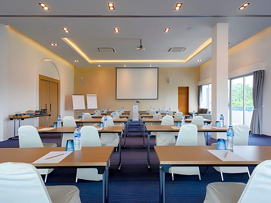 Costa Village Jacuzzi Bangsaray