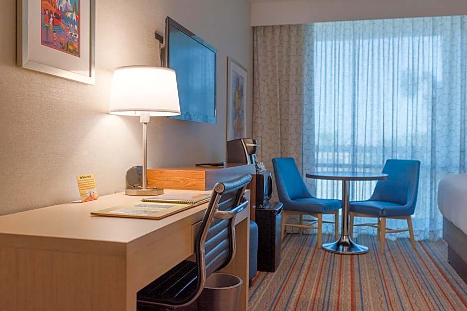 Howard Johnson by Wyndham Anaheim Hotel & Water Playground