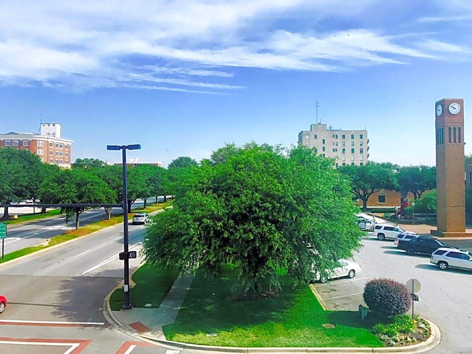 Inn on the Square, an Ascend Collection Hotel