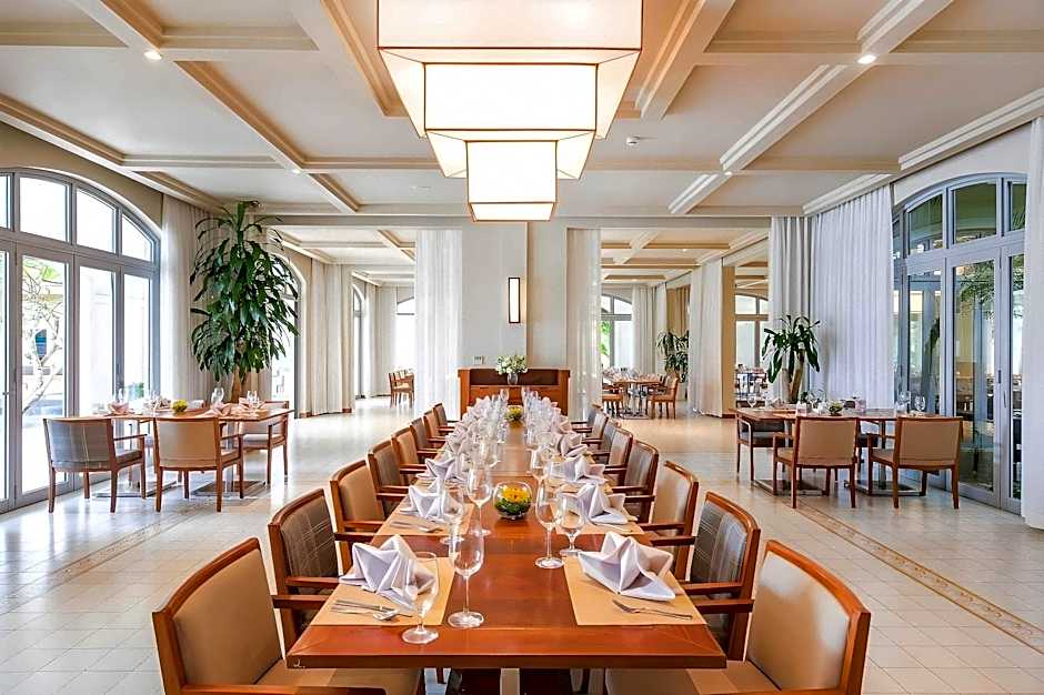 FLC Luxury Hotel Samson