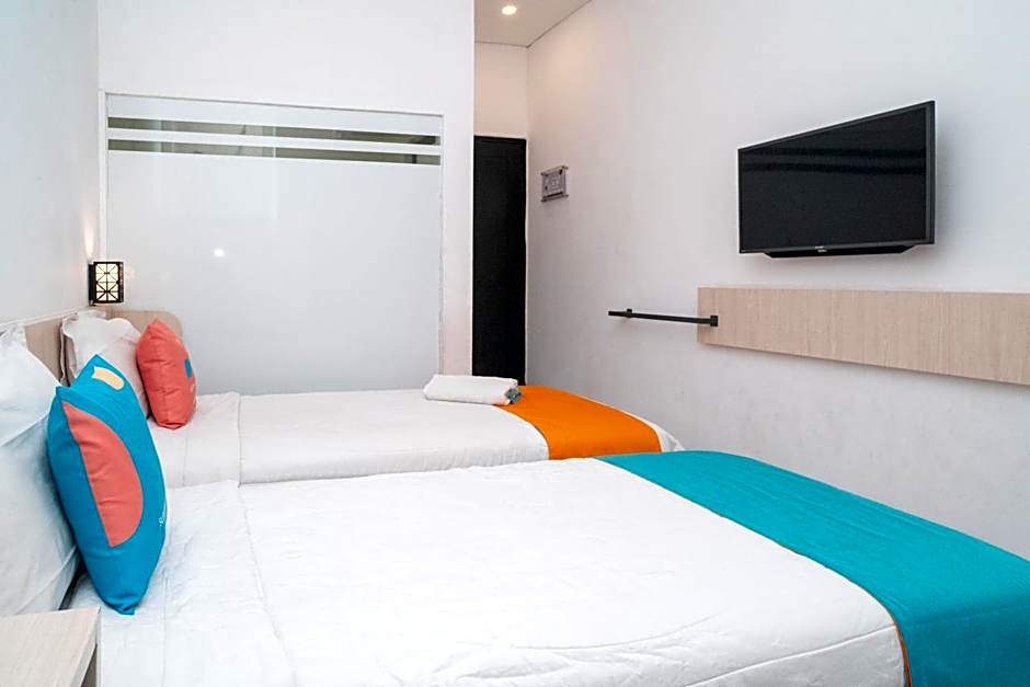 Sans Hotel FiFFa Premiere Malang