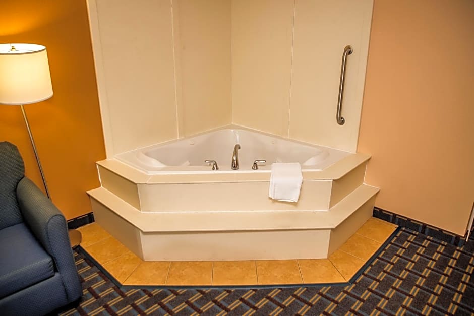 Holiday Inn Express Hotel & Suites Cocoa Beach, an IHG Hotel