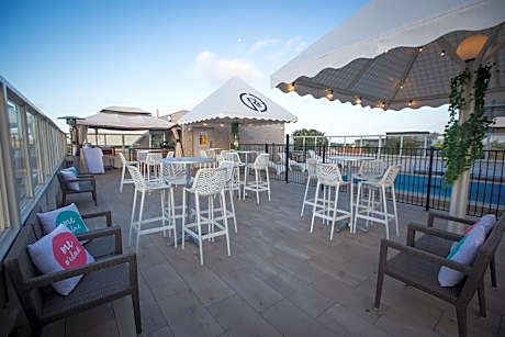 Gladstone Reef Hotel Motel