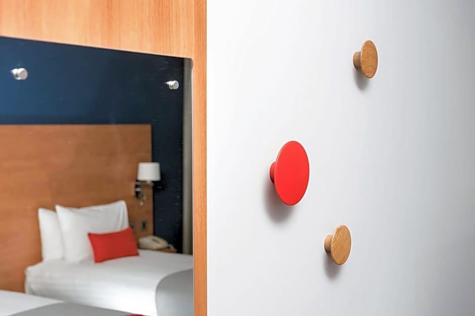 Holiday Inn Express Birmingham Star City By IHG