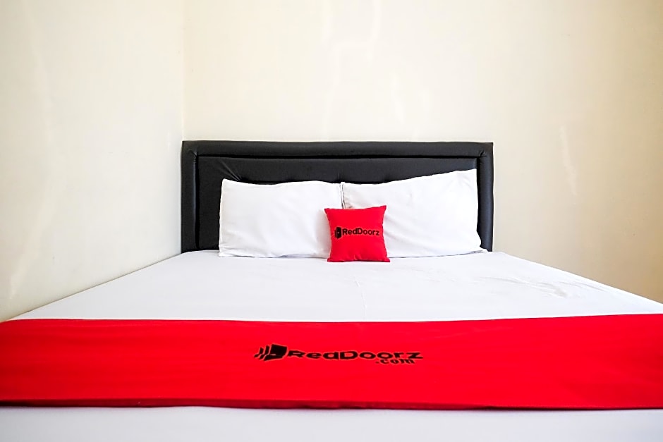 RedDoorz @ Putri Syariah Brebes