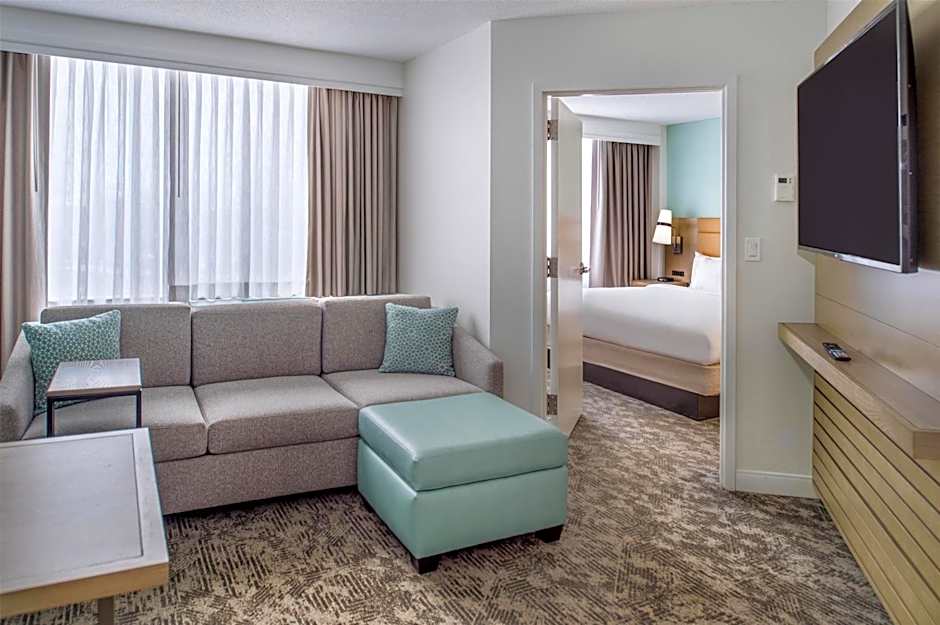 Embassy Suites By Hilton Hotel St. Louis-Airport