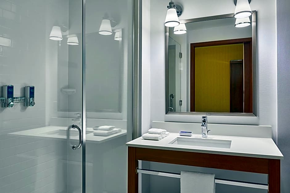 Four Points by Sheraton Fargo Medical Center