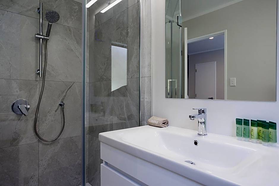 Bks Pohutukawa Lodge