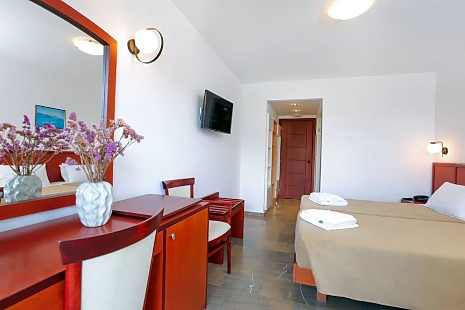 Three Stars Beach Hotel