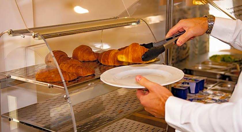 Airport Hotel Tirana