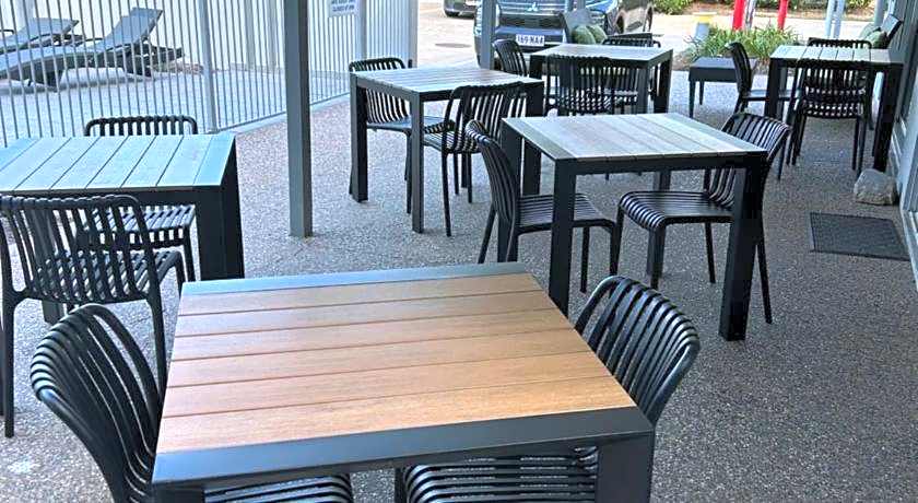 Mackay Oceanside Central Hotel