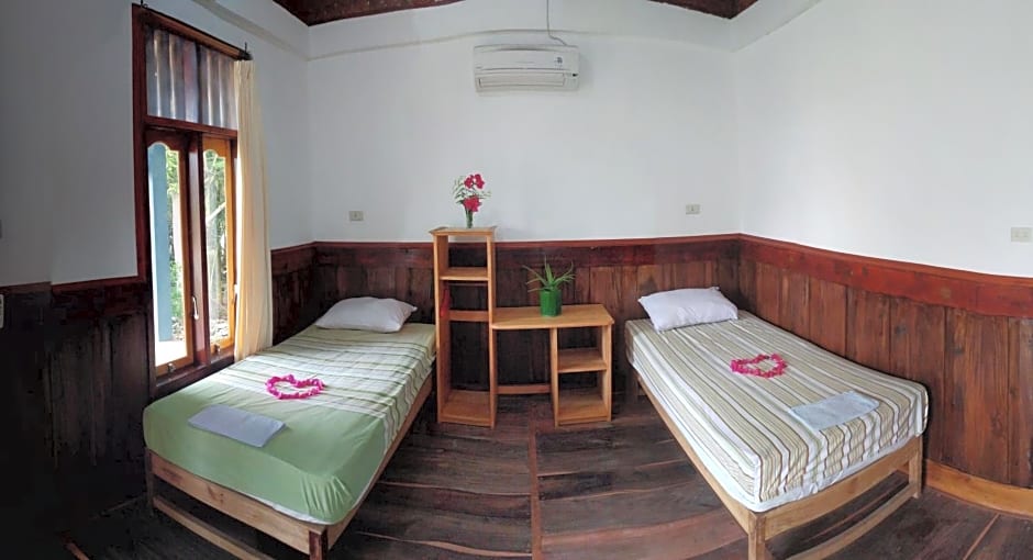 New Raya - Nias Beach Bungalows