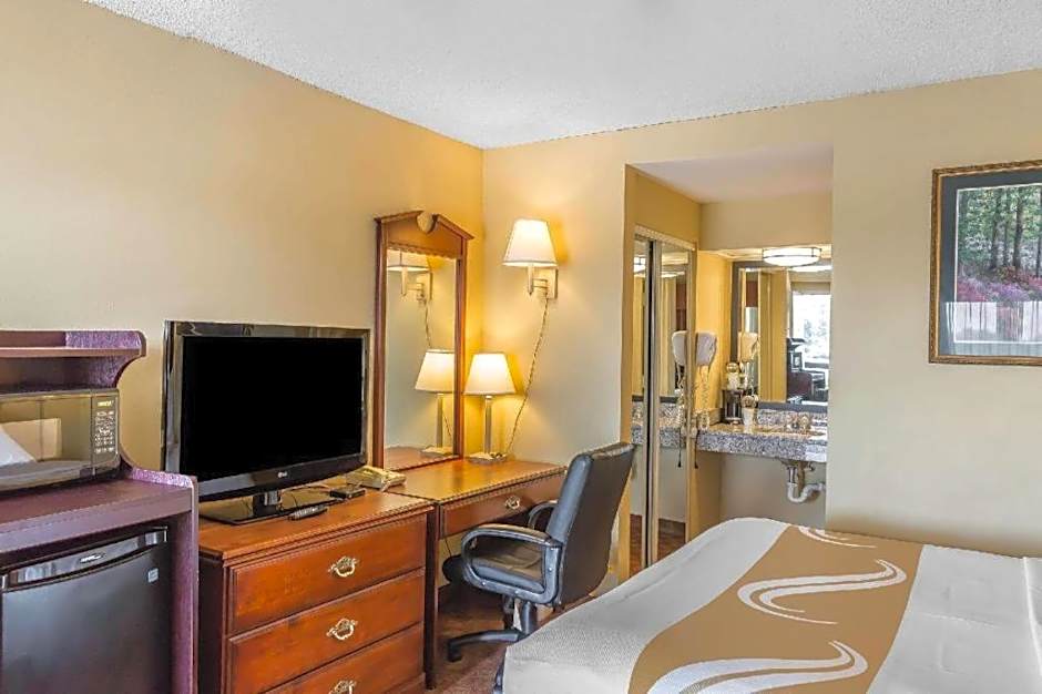 Quality Inn Calera I-65 exit 231