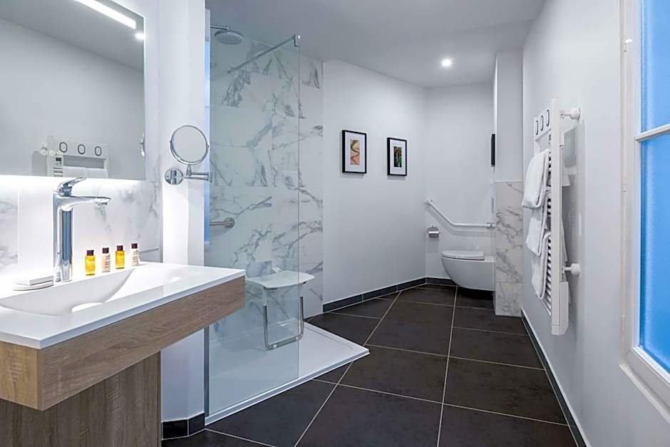 Hotel Camille Paris, Tapestry Collection by Hilton