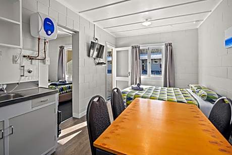 Cabin with Kitchenette and Shared Bathroom