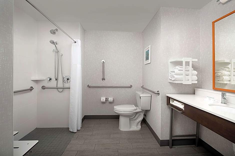 Photo 1 of 13 of 2 Queen Beds, Accessible, Roll in Shower