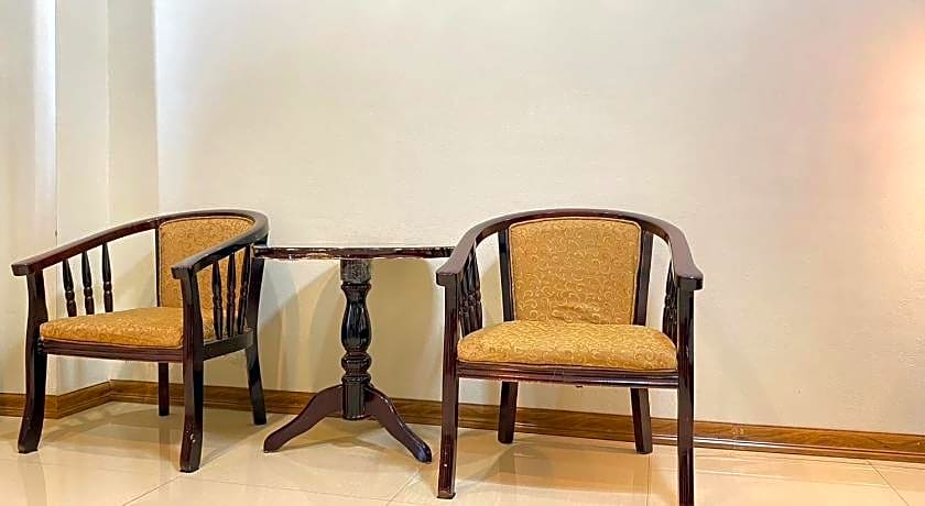 Chaophayathara Riverside Hotel