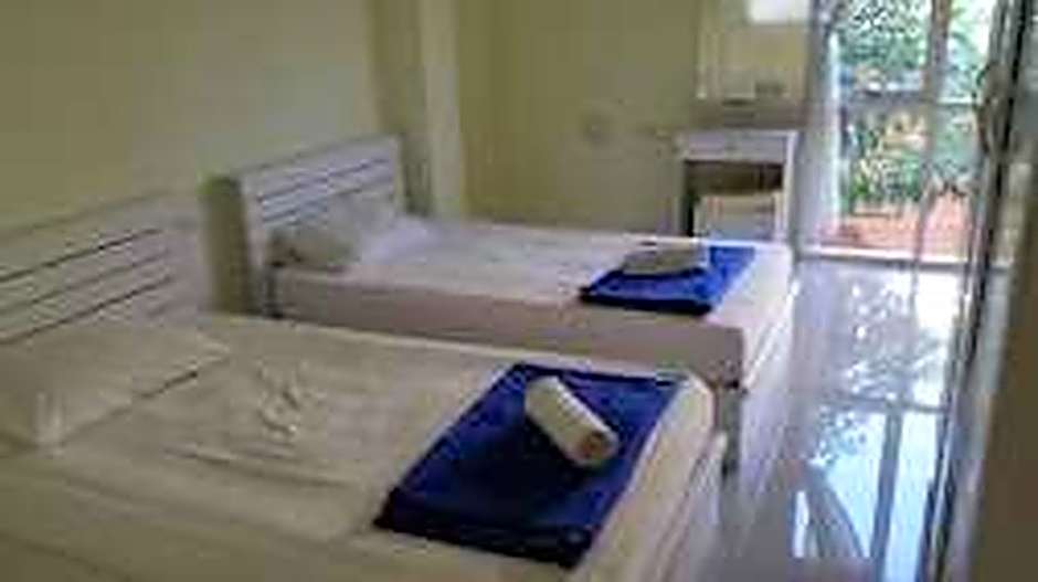 RQ Bangkok Sukhumvit 50 by Collection O