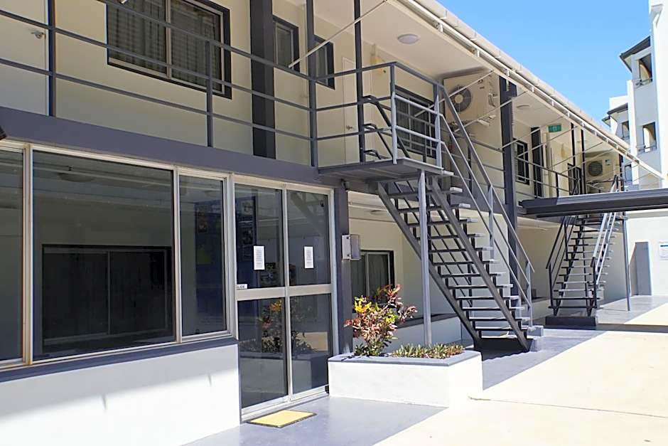 Airlie Seaview Apartments