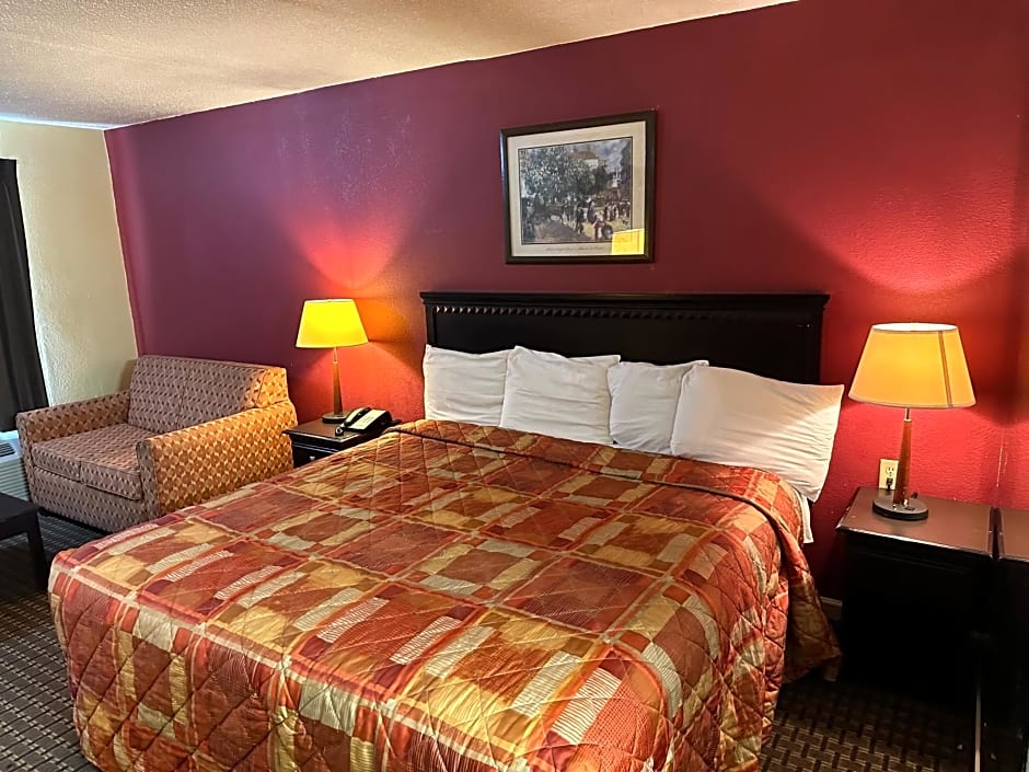 Royal Inn - Anniston