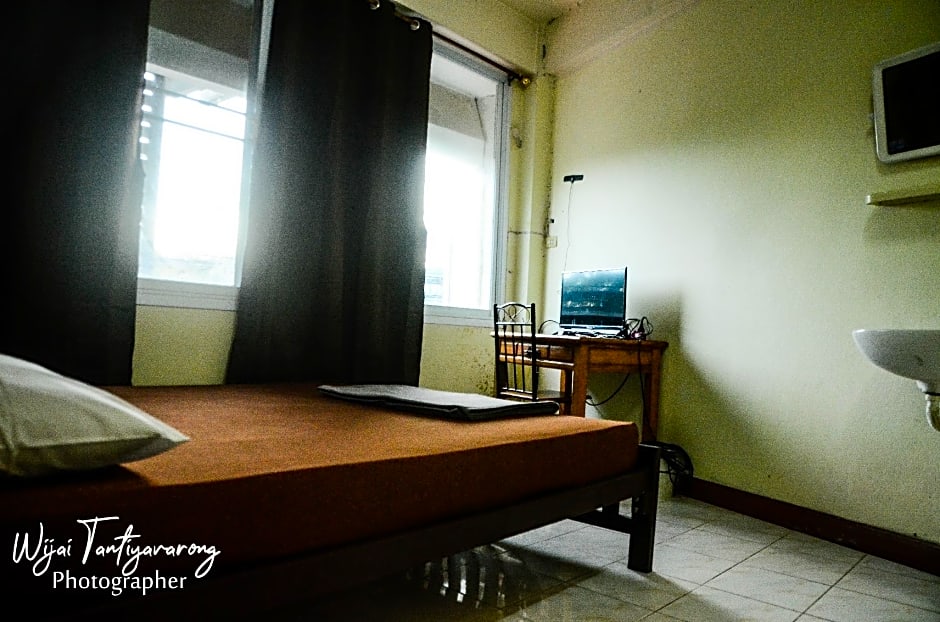 Photo 1 of 7 of Standard 1 Twin Bed