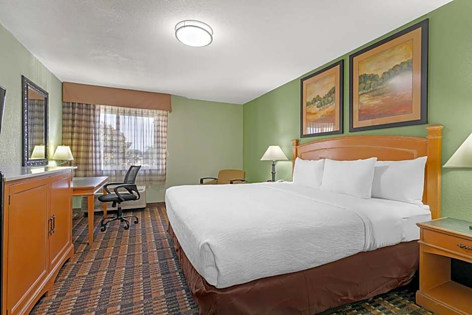 Quality Inn & Suites Plano