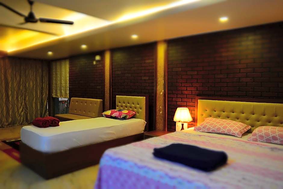 Round Cube Guest House