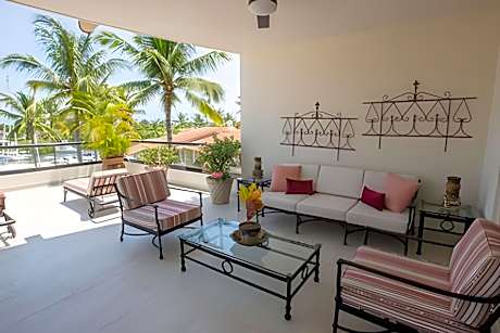 Grand Marina Villas