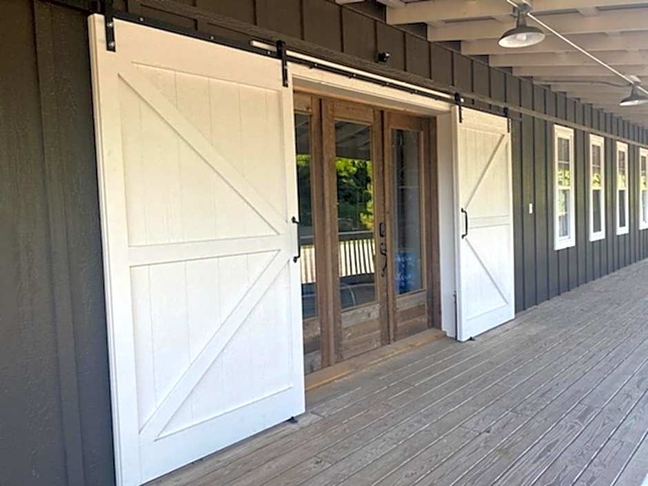Greeter Falls Lodge Unit 2