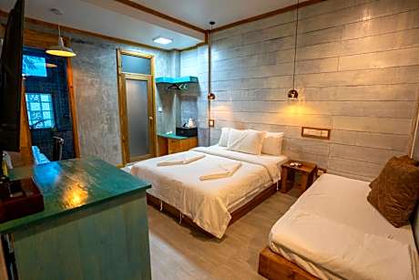 Deluxe Queen Room